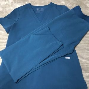 Excellent condition FIGS brand scrubs.